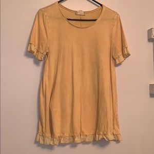 size small, yellow altar’d state t-shirt.